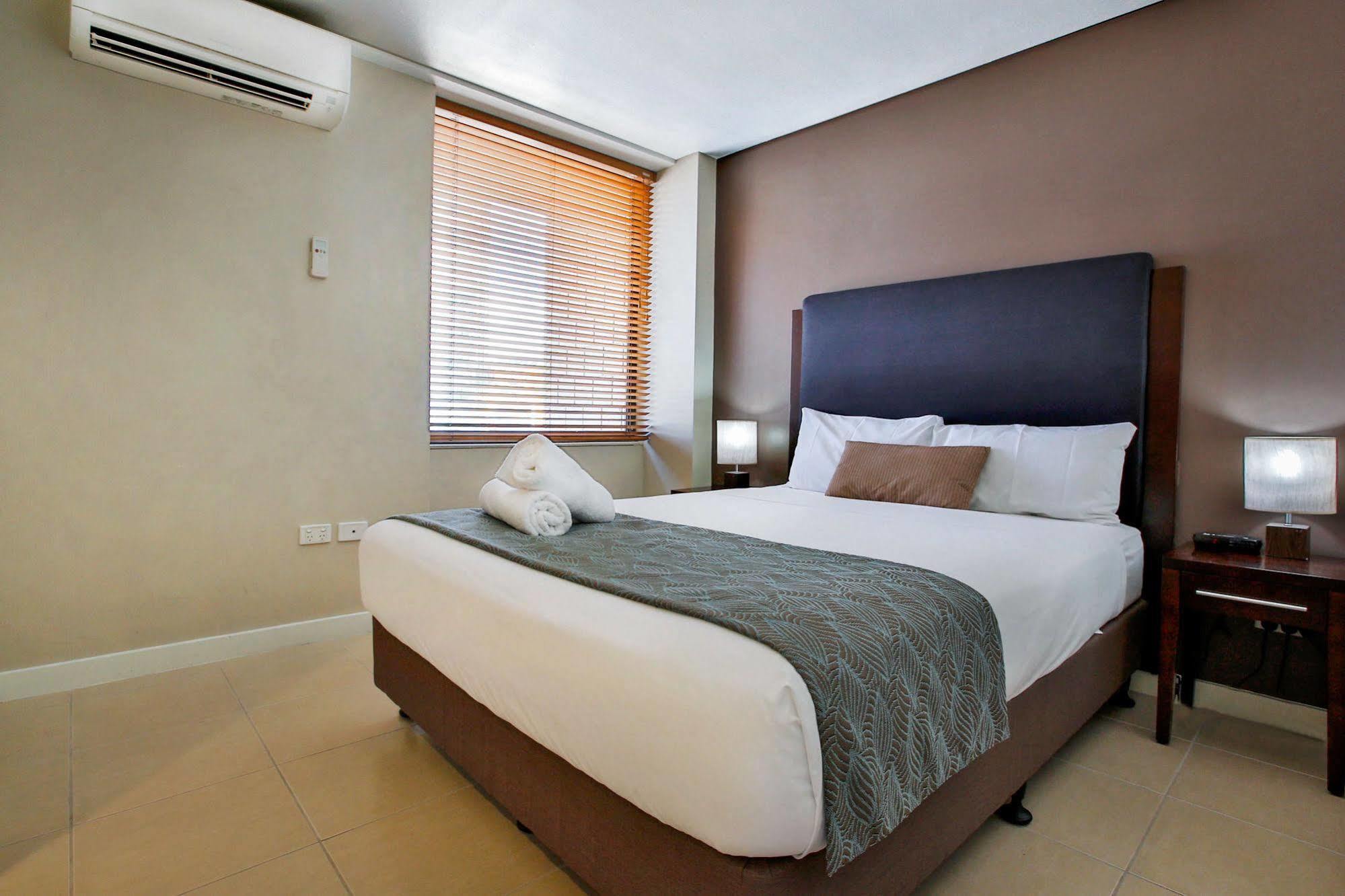 Madison Plaza Townsville Buitenkant foto