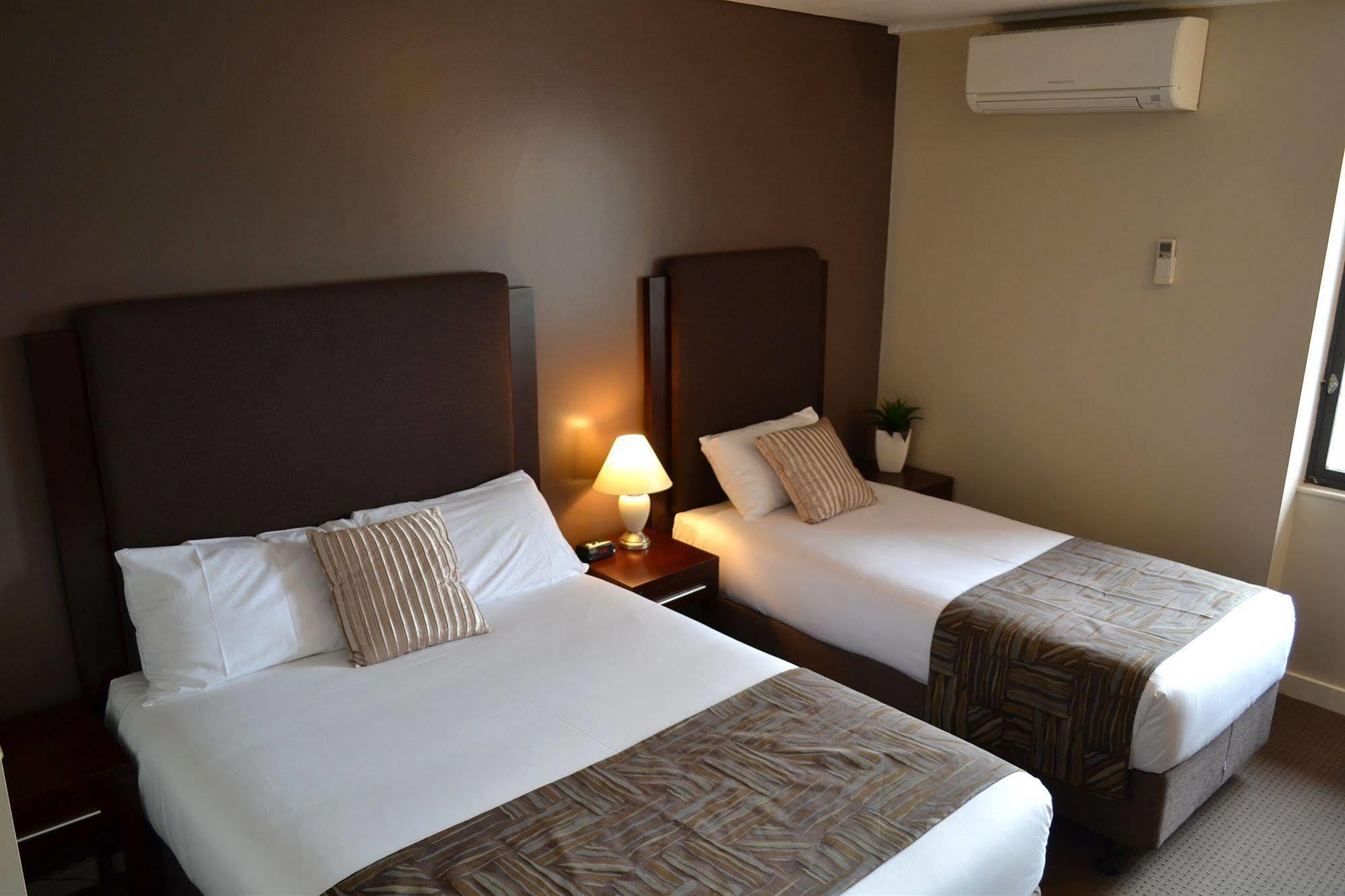 Madison Plaza Townsville Buitenkant foto